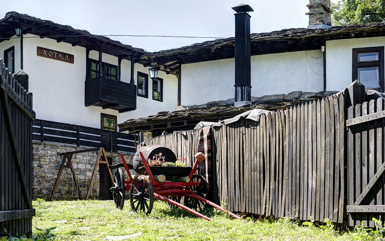 Strannopriemnitsa Guest House Bozhentsi Exteriör bild